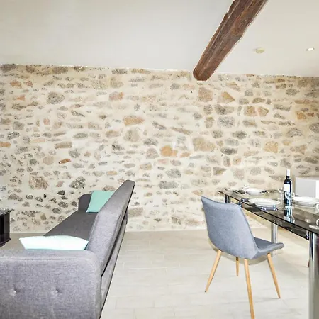 Apartment In With Kitchen